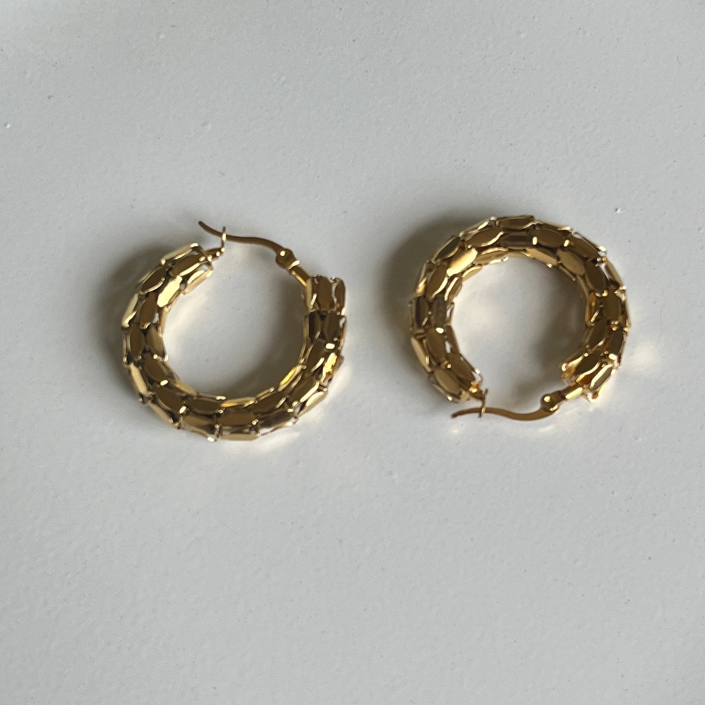 Gold Chain Link Hoop Earrings (Gold)