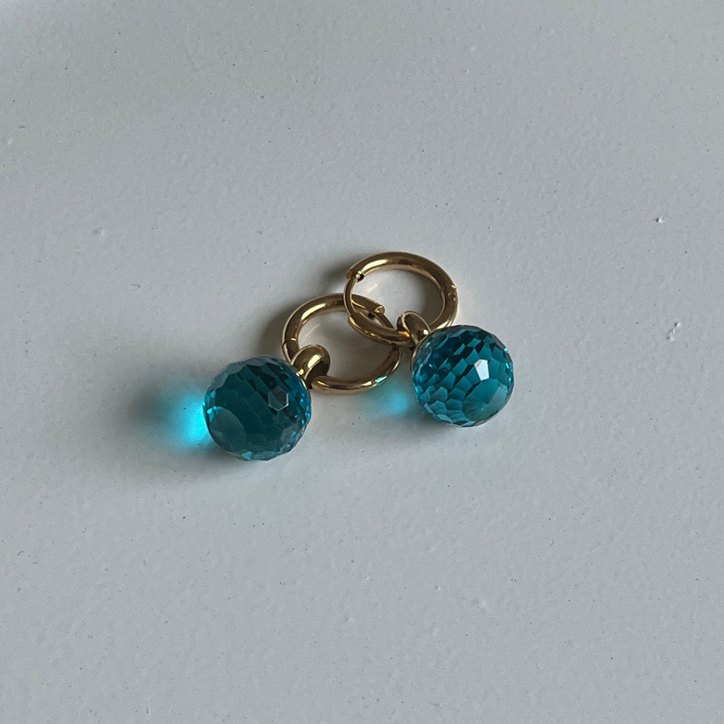 Ocean Blue Faceted Bead Hoop Earrings (Gold)