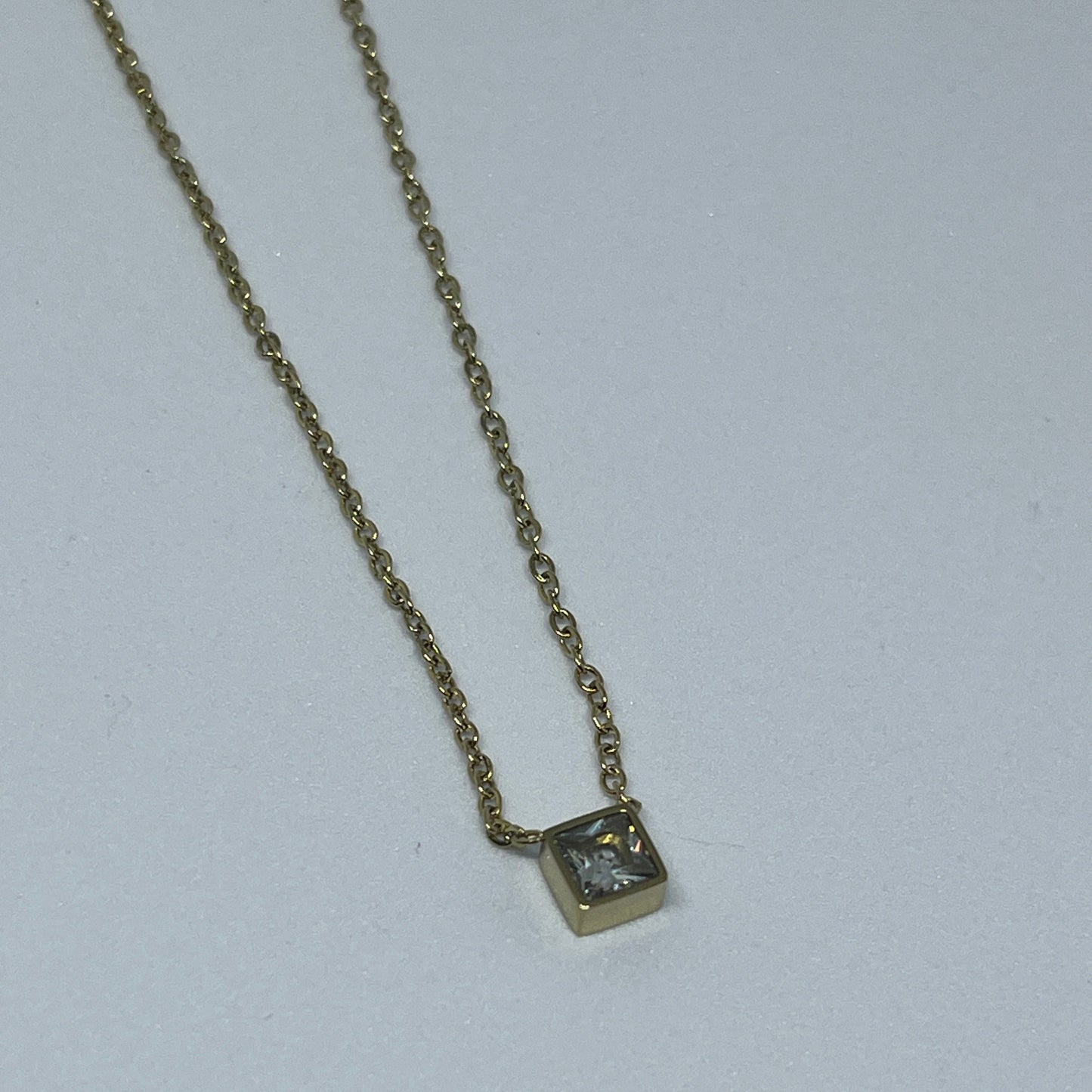 Dainty Cube Pendant Necklace (Gold)