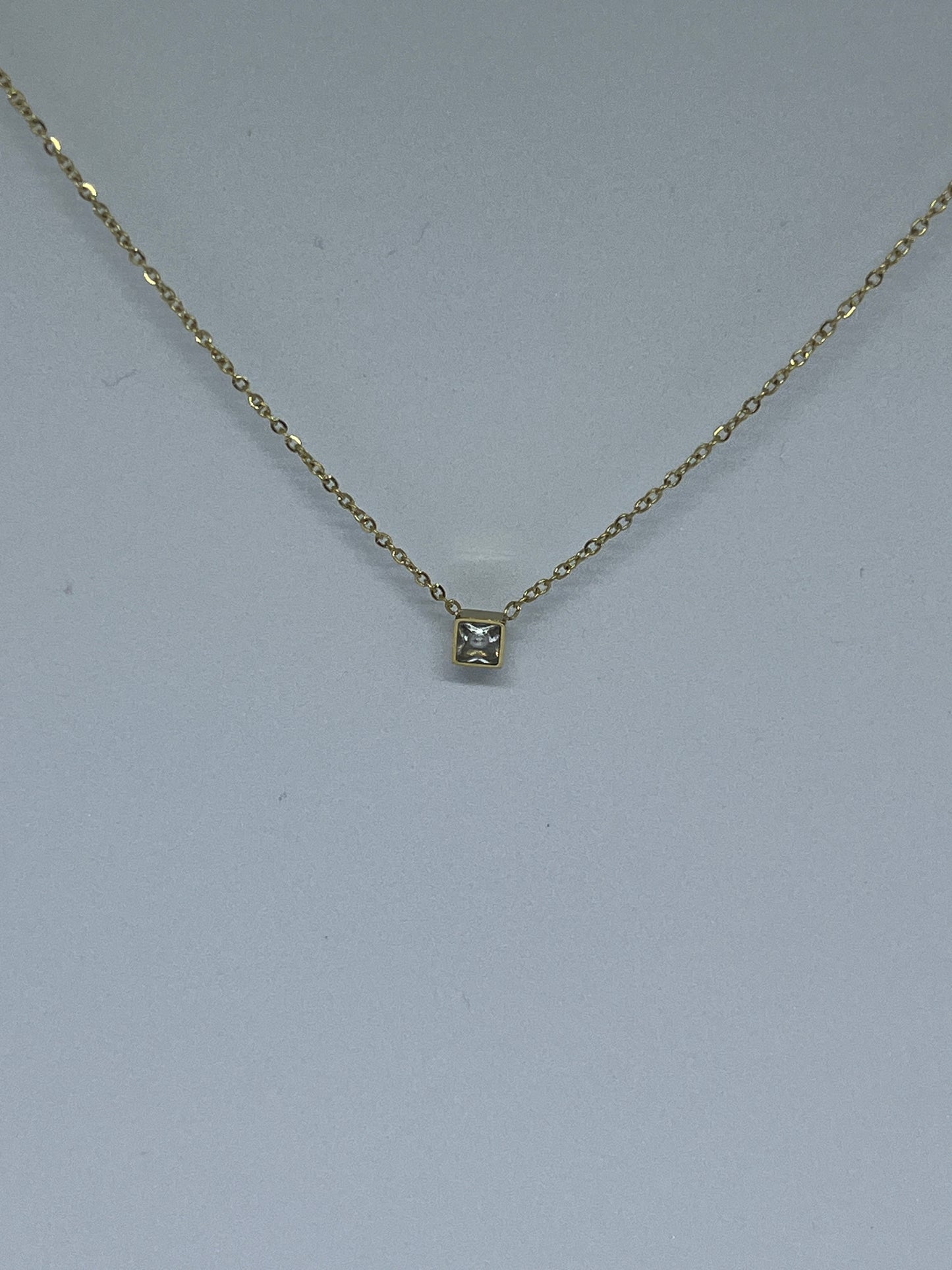 Dainty Cube Pendant Necklace (Gold)