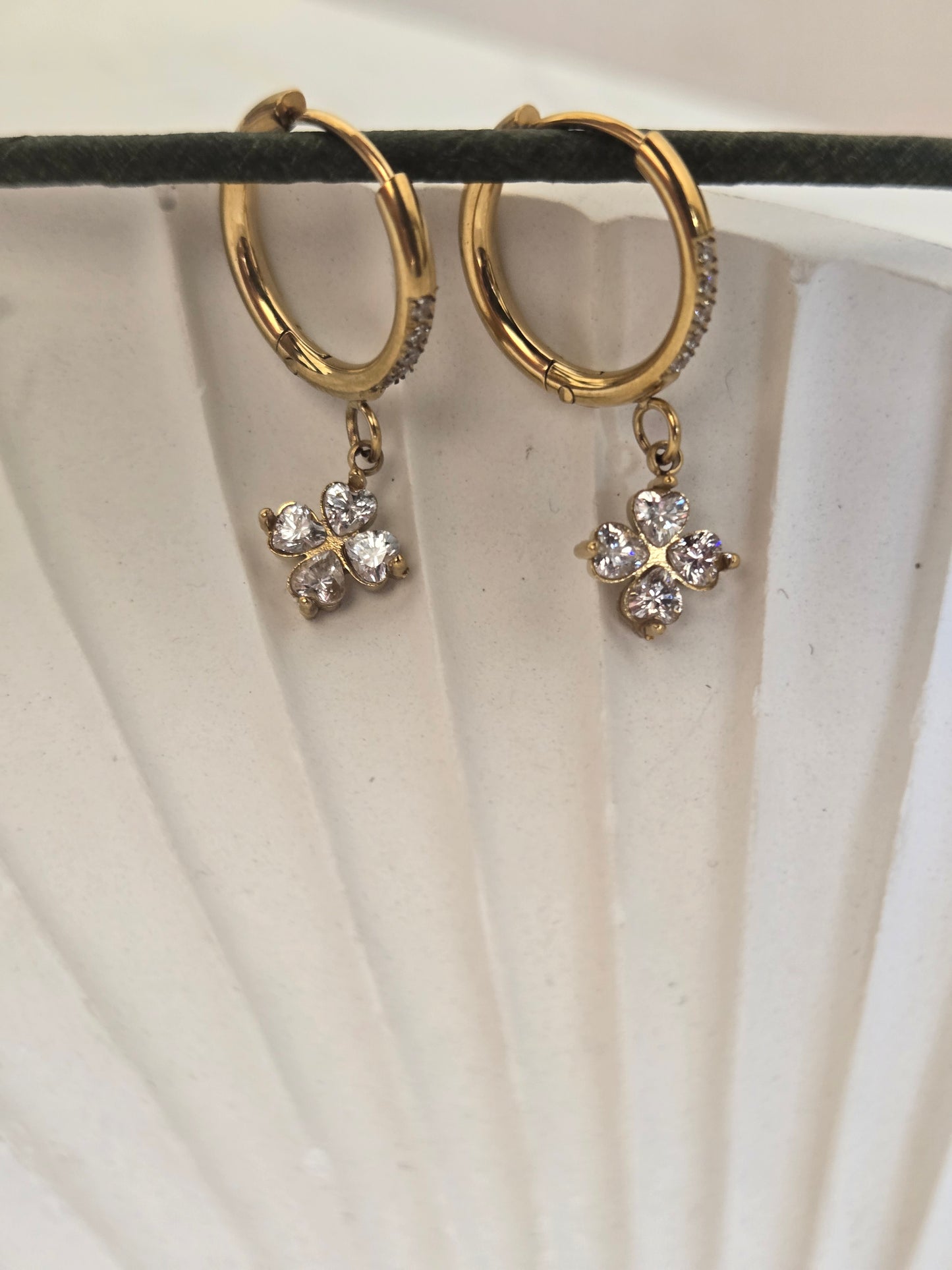 Clover Charm Hoop Earrings (Gold)