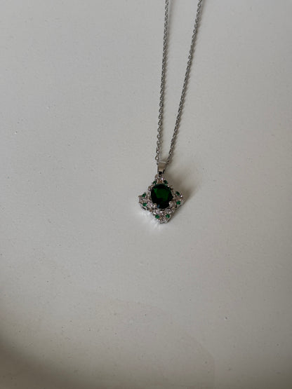 Royal Emerald Necklace (Silver)