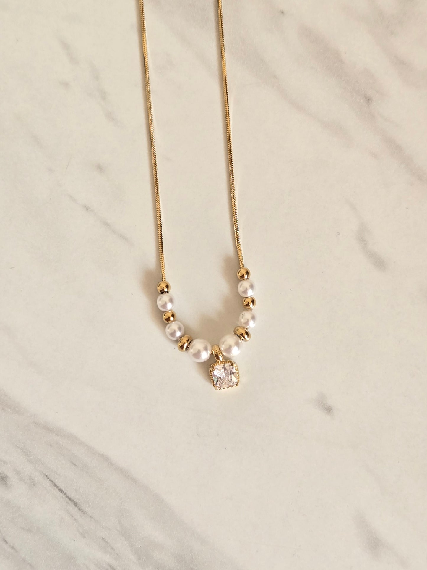 Pearl Radiance Square Necklace (Gold)