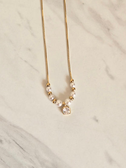 Pearl Radiance Square Necklace (Gold)