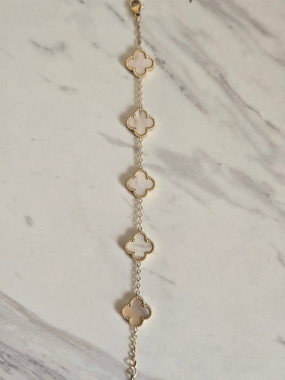 Ivory Clover Chain Bracelet (Gold)