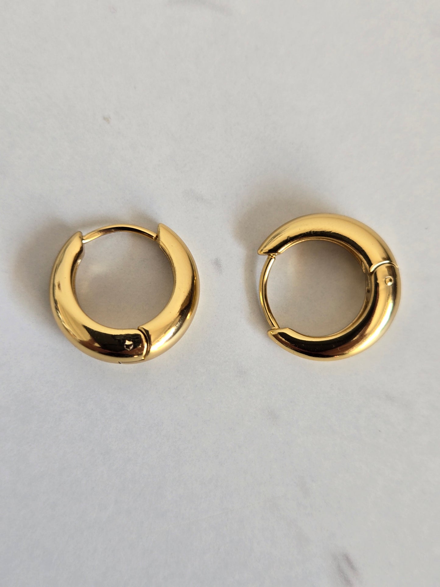 Polished Crescent Huggie Hoop Earrings Gold)