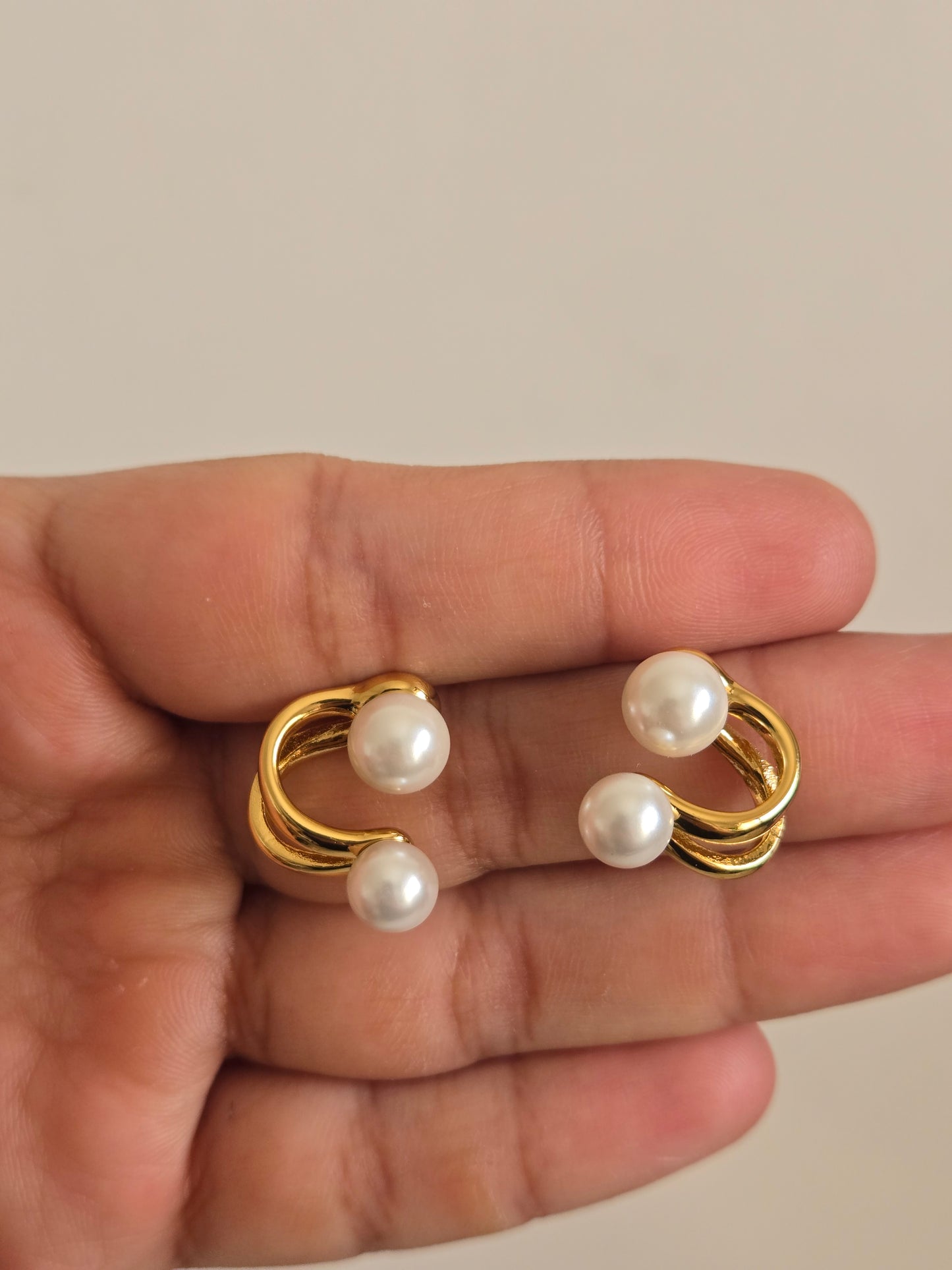 Double Pearl Arc Stud Earrings (Gold)