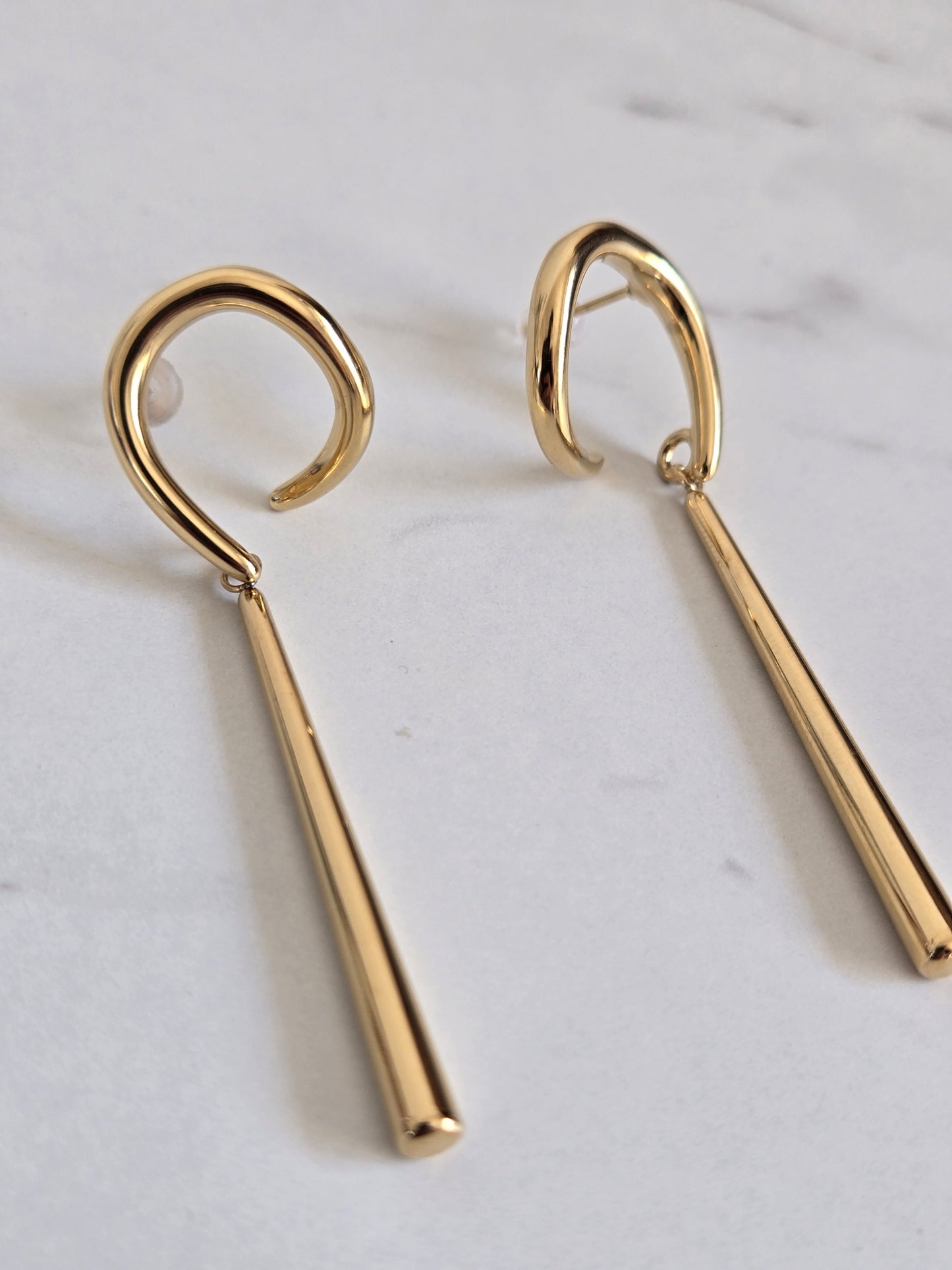 Sleek Abstract Drop Earrings (Gold)