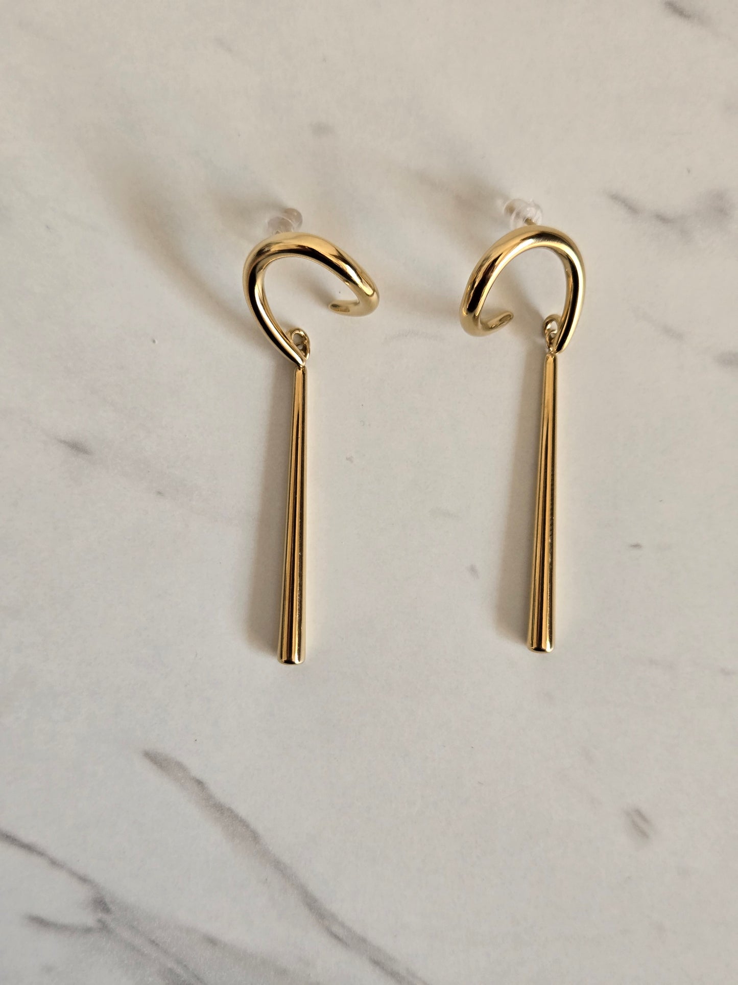 Sleek Abstract Drop Earrings (Gold)