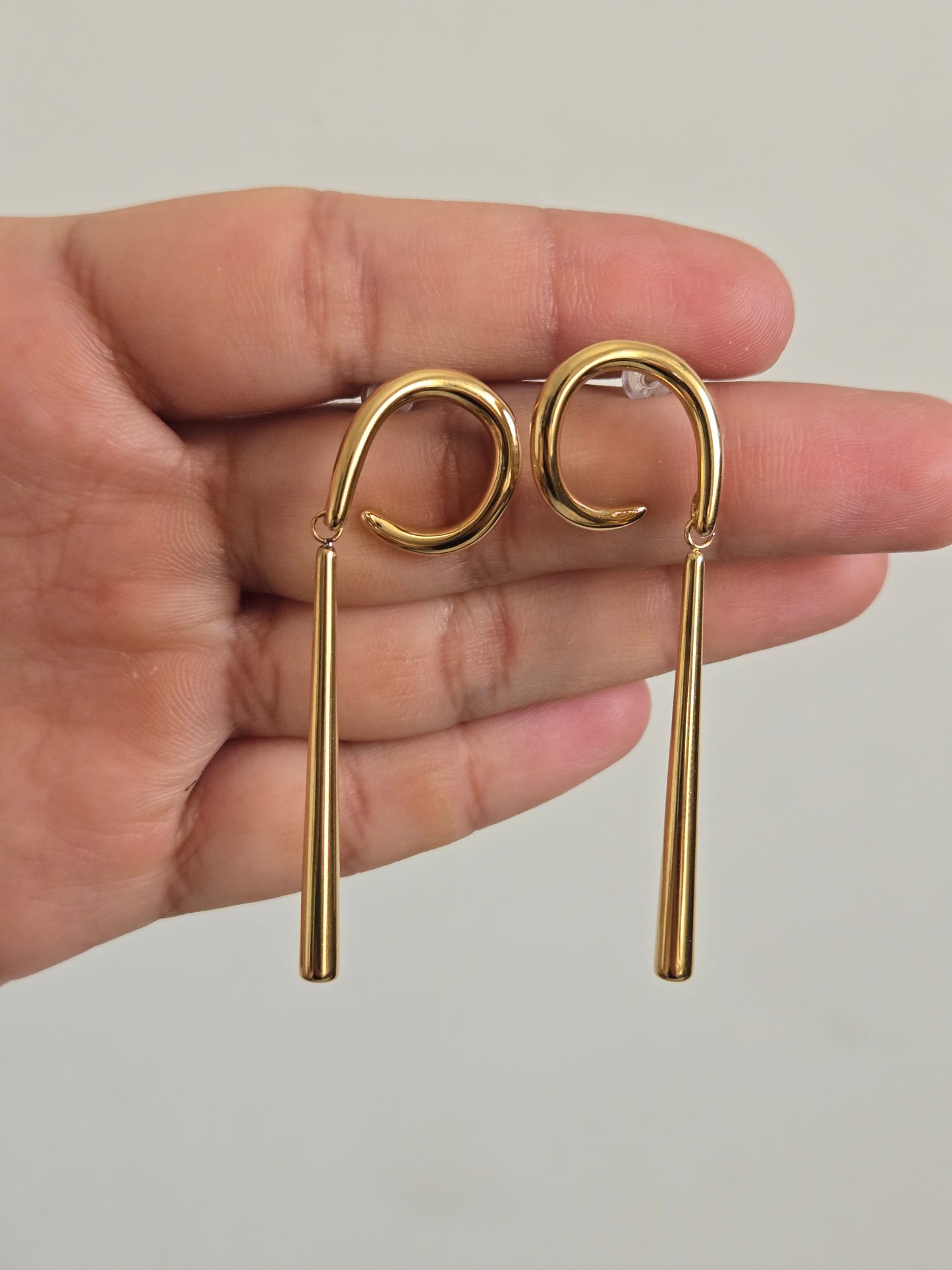 Sleek Abstract Drop Earrings (Gold)