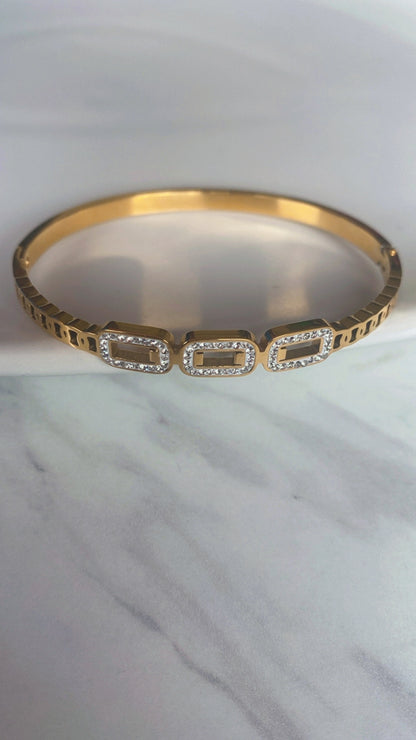 Classic Rectangular Link Bracelet (Gold)
