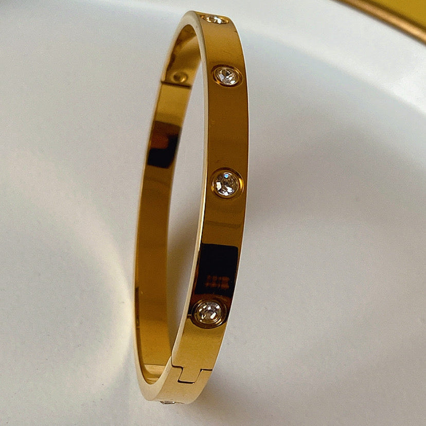 Diamond Glow Love Bracelet (Gold)