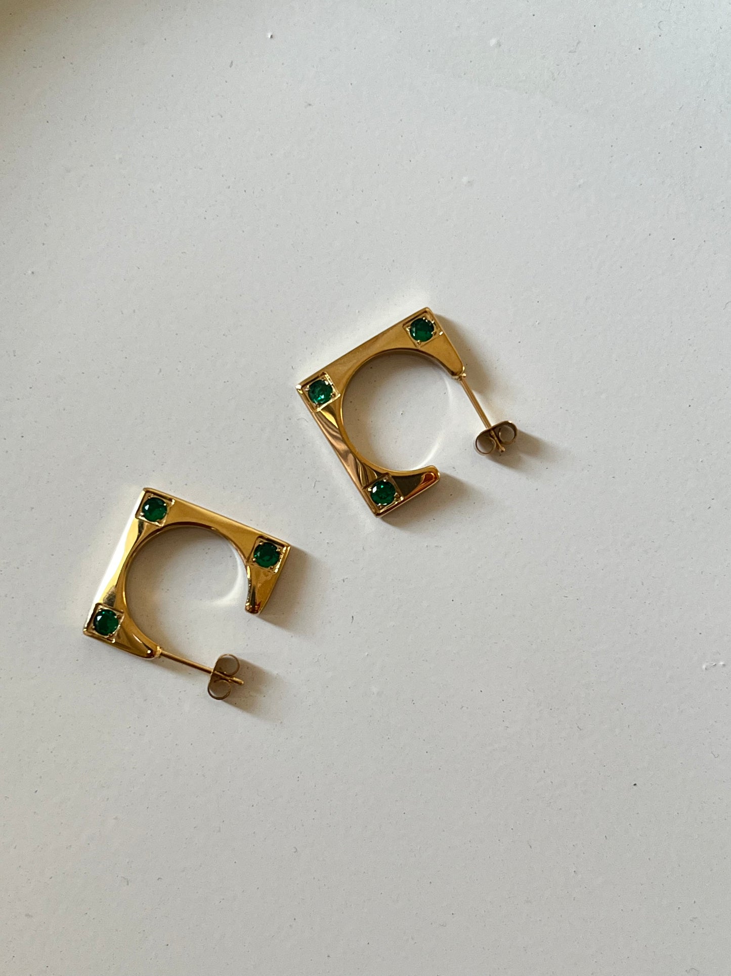 Emerald Studded Square Earrings (Gold)