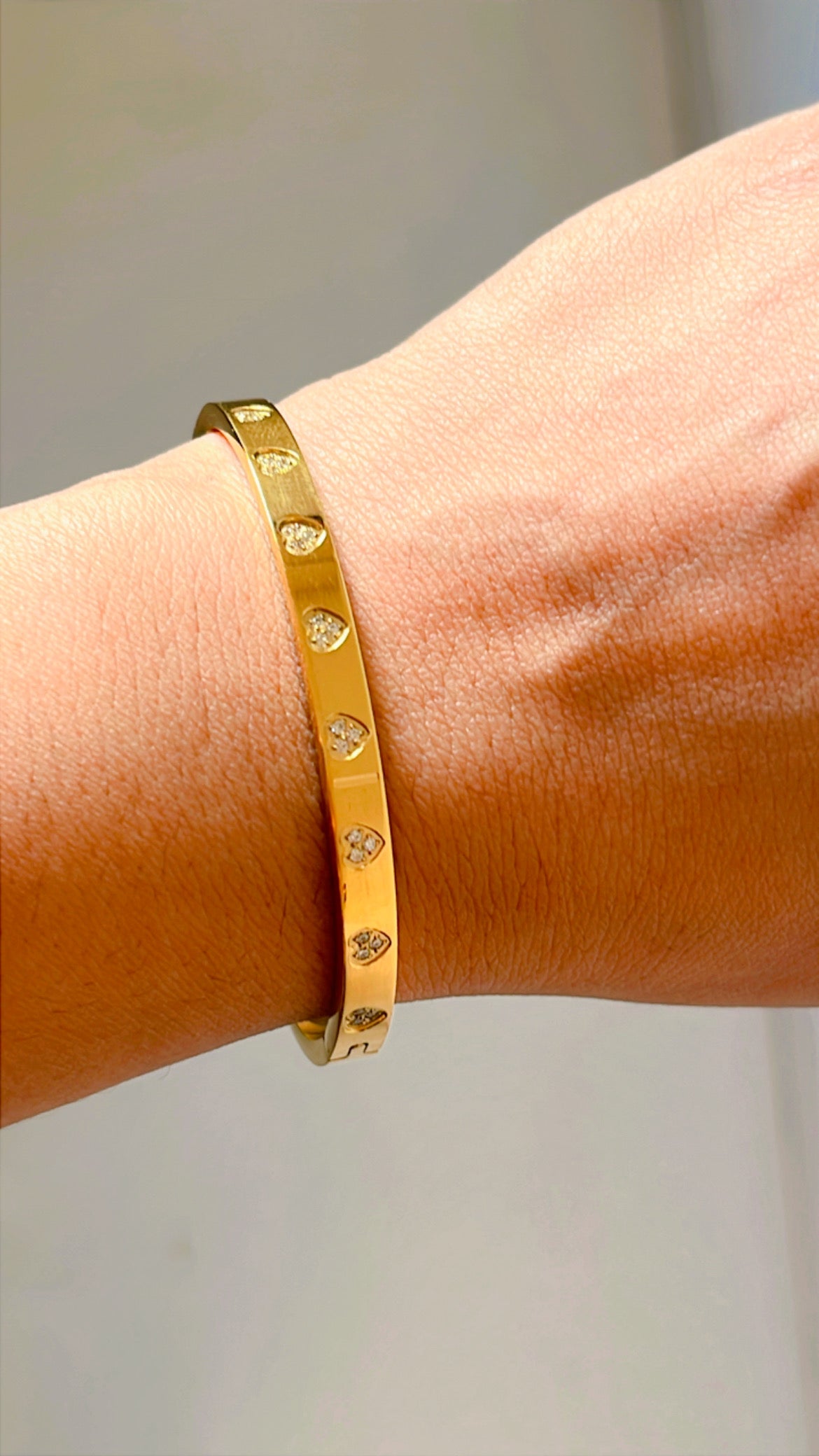 Golden Stoney Heart Bracelet