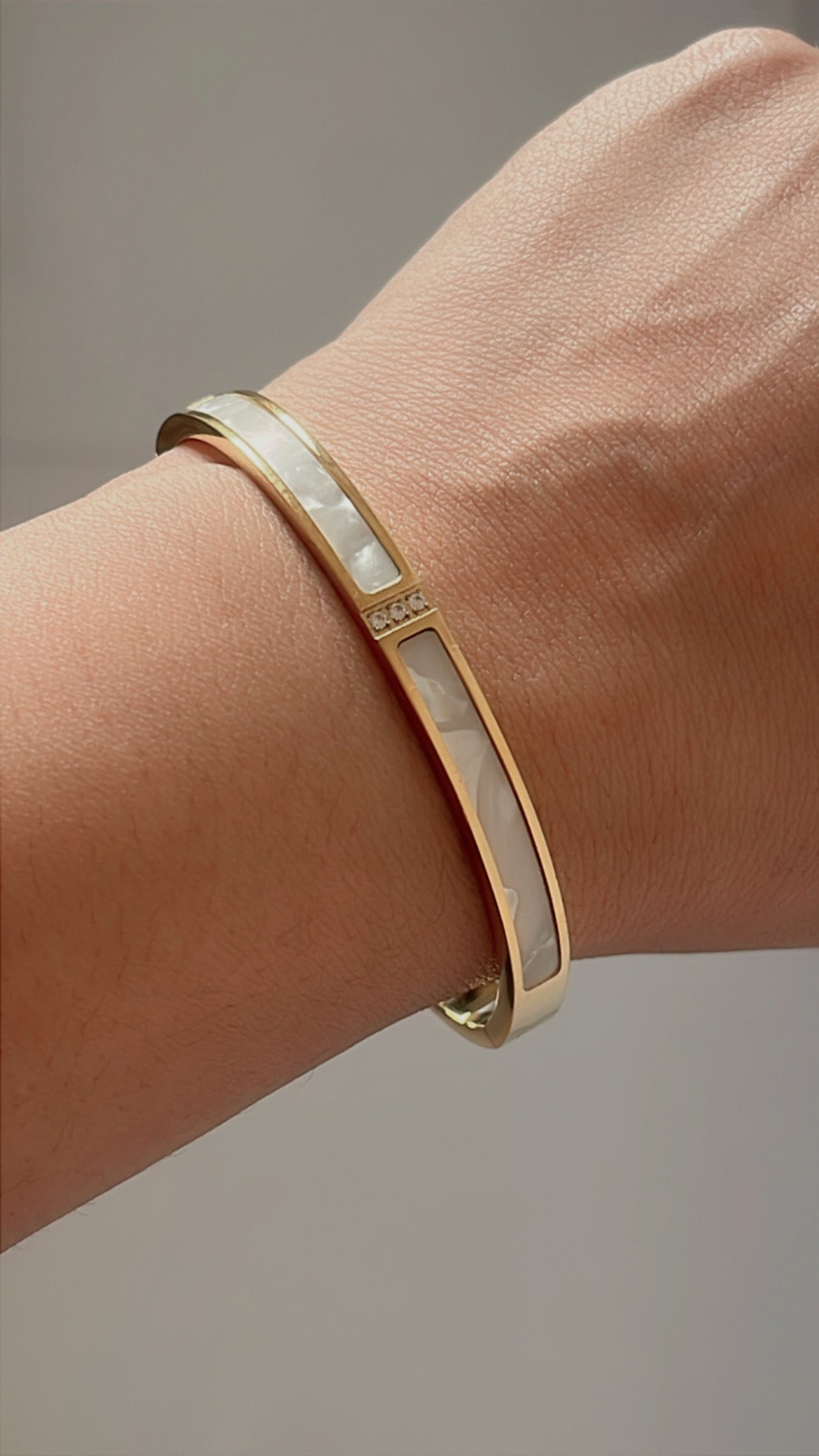 Lustrous Harmony Bracelet (Gold)