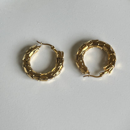 Gold Chain Link Hoop Earrings (Gold)