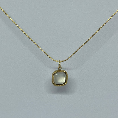 Lustrous Serenity Pendant Necklace (Gold)