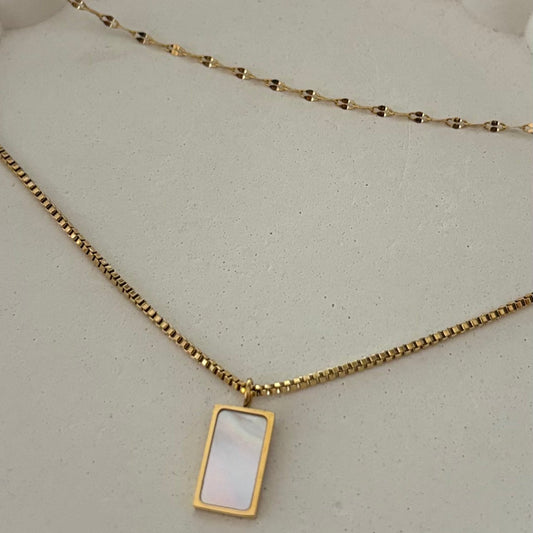Luna Frame – Mother of Pearl Rectangle Necklace (Gold)