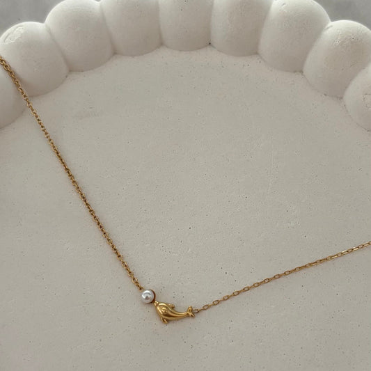 Dolphin Charm Necklace (Gold)