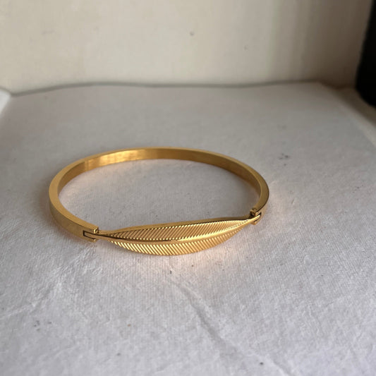 Golden Leaf Bracelet