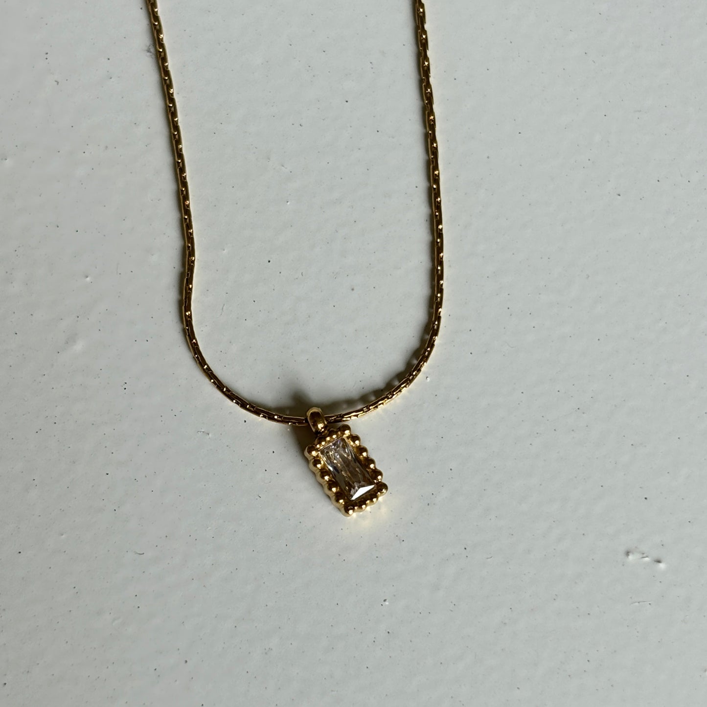 Radiant Baguette Pendant Necklace (Gold)