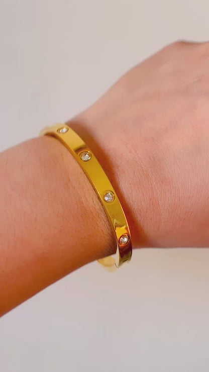 Diamond Glow Love Bracelet (Gold)