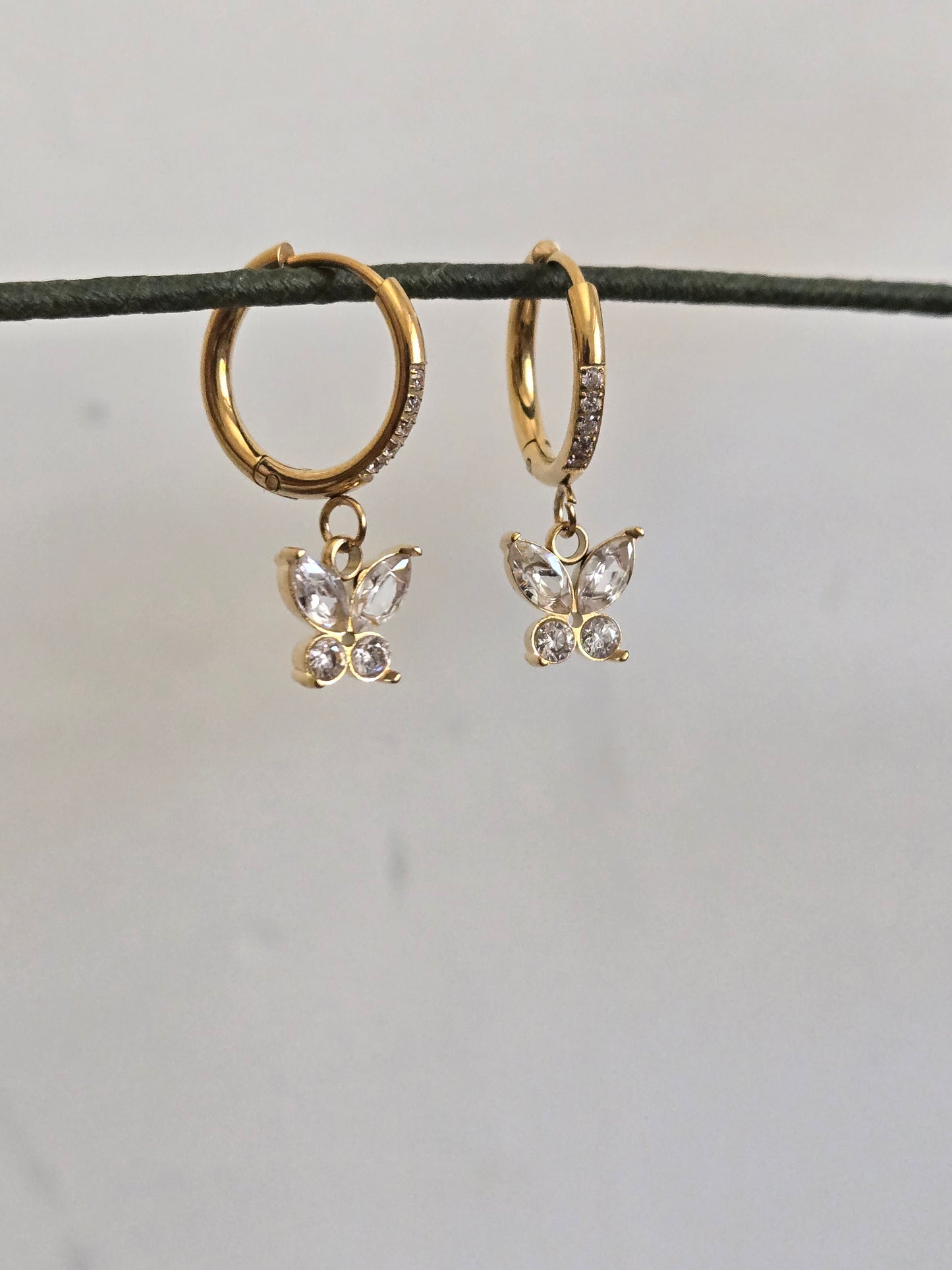 Flutter Charm Hoop Earrings (Gold)