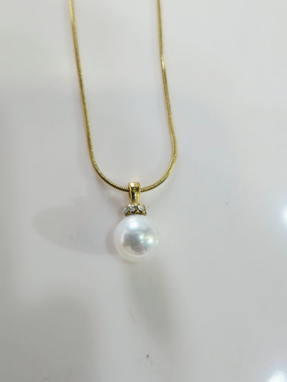 Clara Pearl Necklace