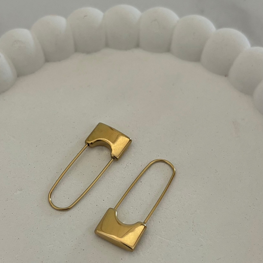 Minimal Pin Earrings (Gold)