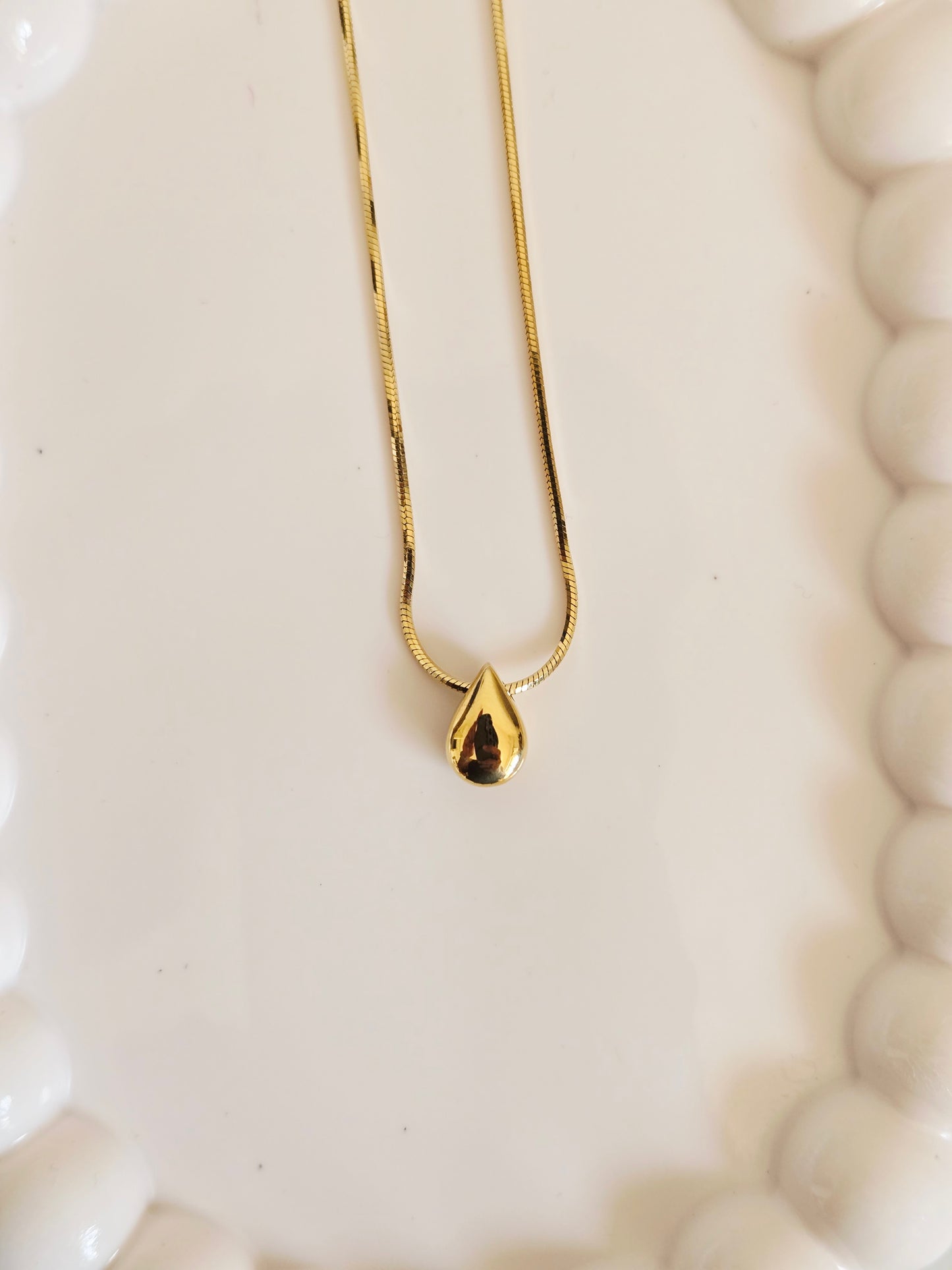 Solid Drop Necklace (Gold)