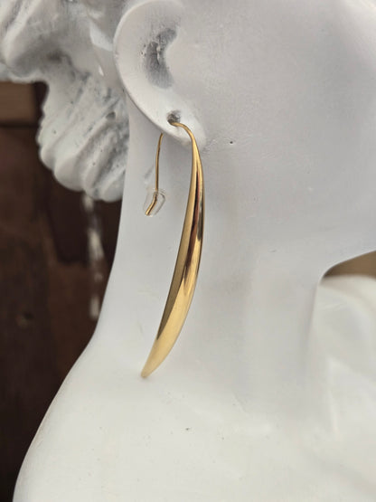 Modern Tapered Crescent Earrings (Gold)