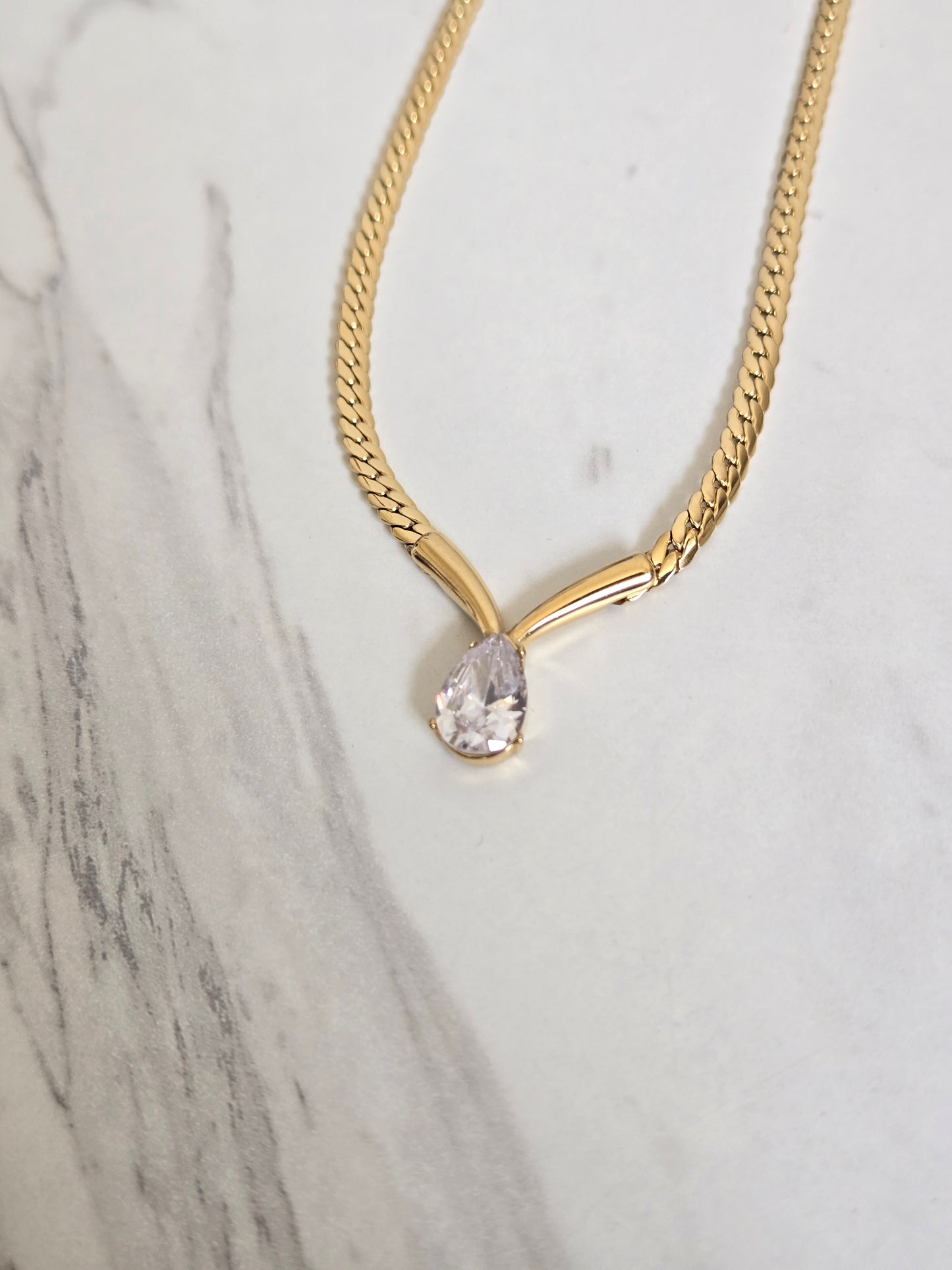 Pear Drop Curb Chain Necklace