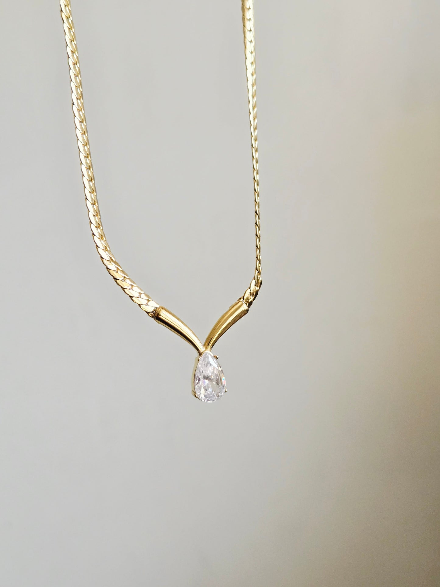 Pear Drop Curb Chain Necklace